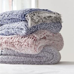 URBAN OUTFITTERS AMPED FLEECE FRINGE TRIM THROW BLANKET